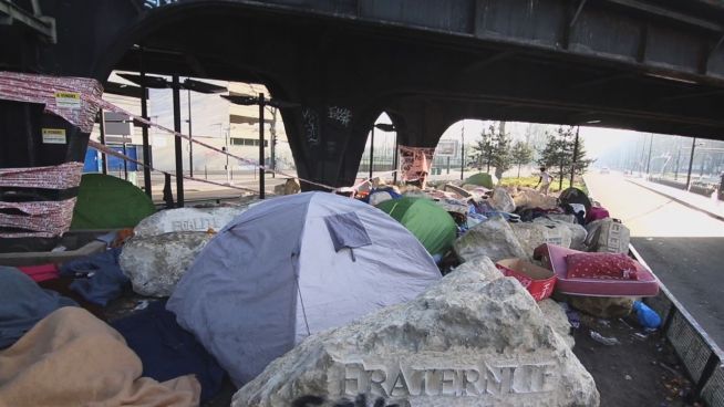 Schikane gegen Obdachlose: Pariser Künstler wehren sich