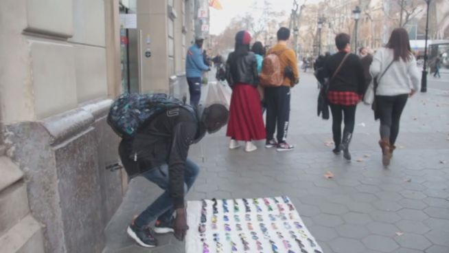 Straßenhändler: Das Leben hinter den Fake-Brillen