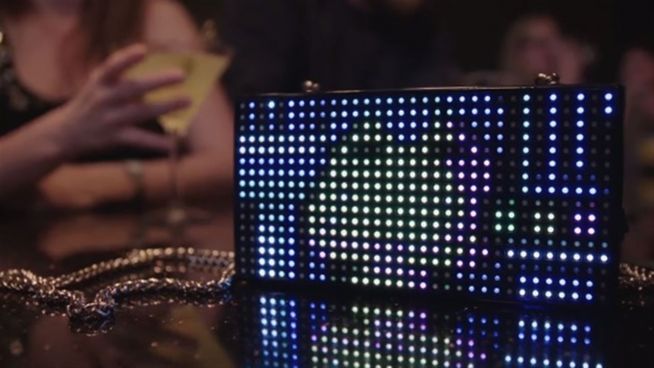 LED-Display: Diese Handtasche wird niemals langweilig!