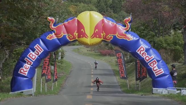 Pures Adrenalin: 130km/h Downhill-Longboarden