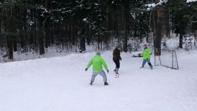 Verrücktes Russland: Kicken im Schnee