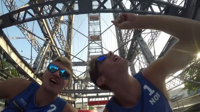 Pures Adrenalin: Riesenrad als Volleyballfeld